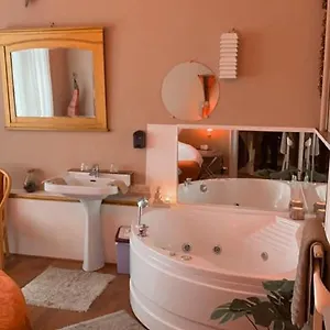chambre-romantique.brusselshotelsbook.com/