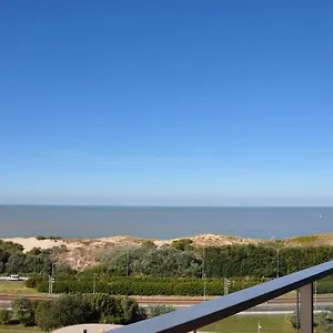 https://sea-the-sea-feel-the-sea-touch-the-sea.ostend-hotel.net