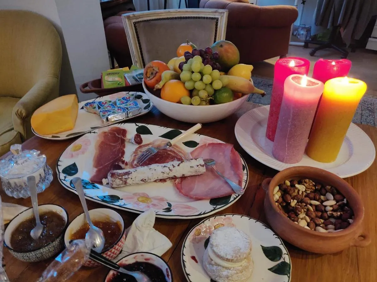 Le Dernier Metro Bed & Breakfast Woluwe-Saint-Pierre 0*,  Belgium