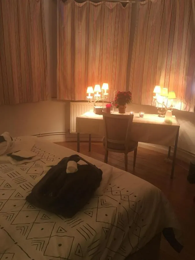 Le Dernier Metro Bed & Breakfast Woluwe-Saint-Pierre