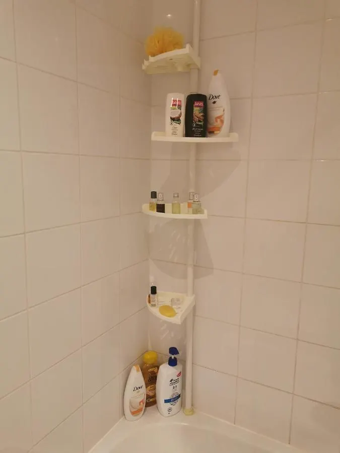 Le Dernier Metro Bed & Breakfast Woluwe-Saint-Pierre 0*,