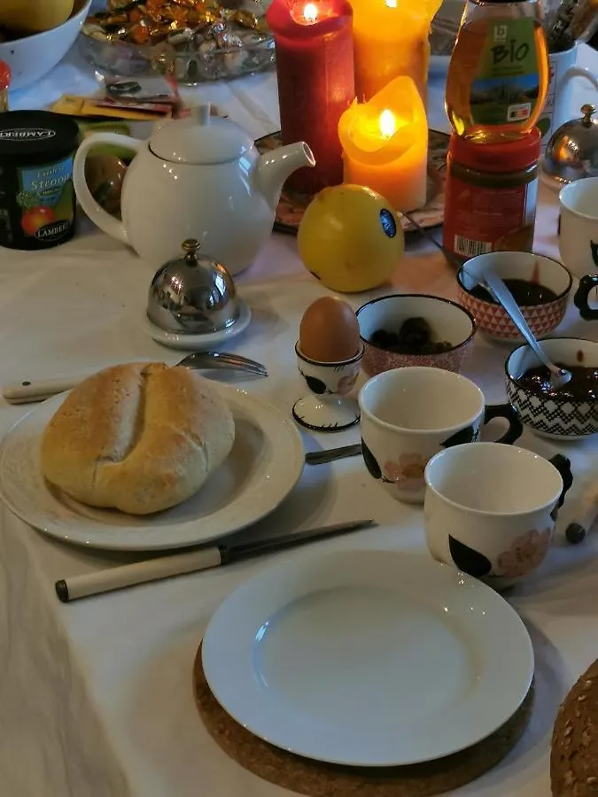 Le Dernier Metro Bed & Breakfast Woluwe-Saint-Pierre Belgium