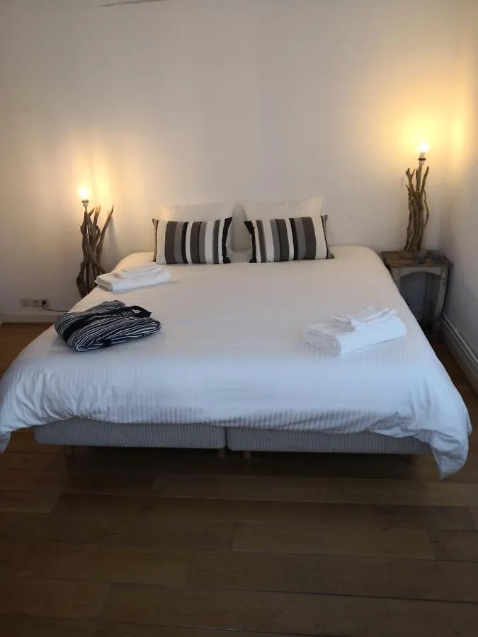Le Dernier Metro Bed & Breakfast Woluwe-Saint-Pierre